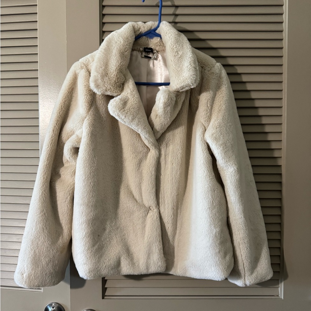 Faux Fur Jacket – Size L –